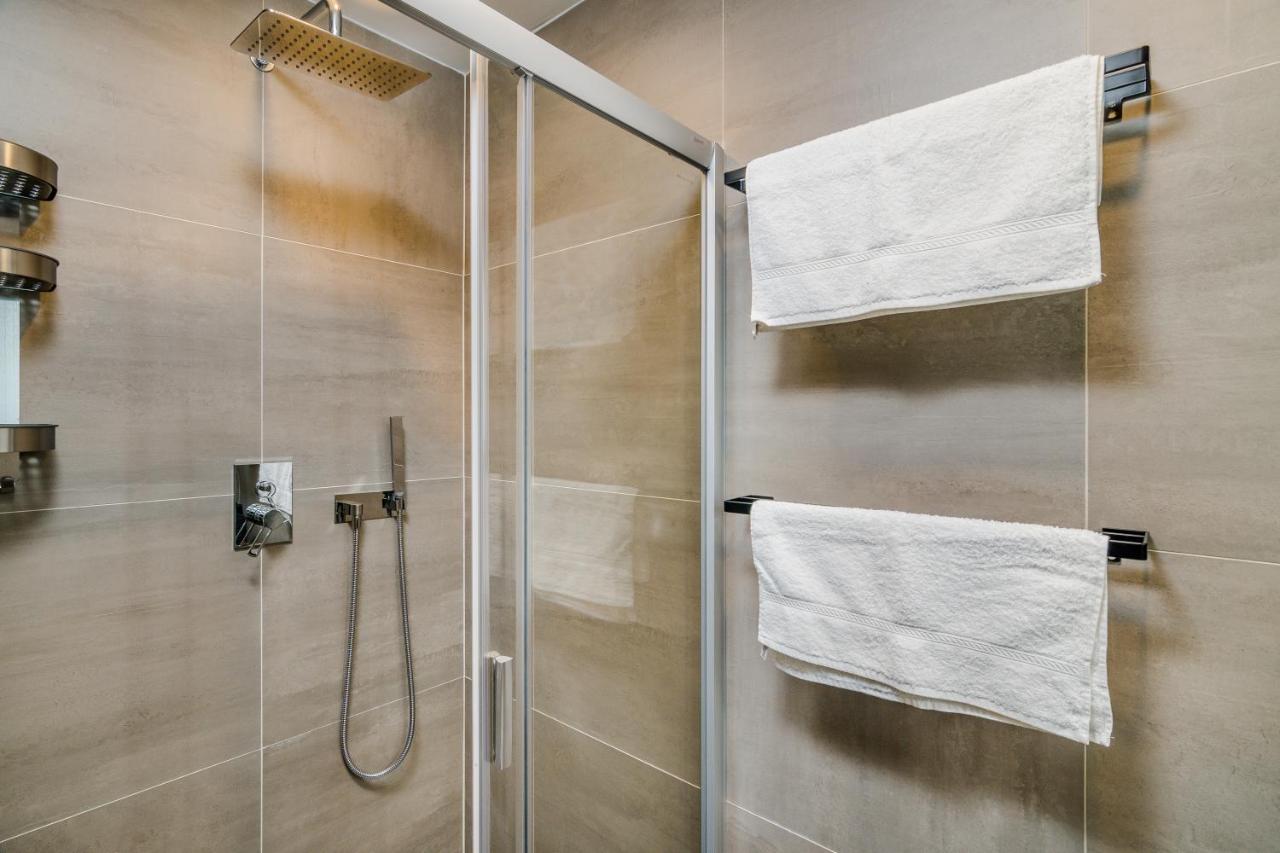 شقة Prague Days - Premium Loft W Terrace - View - Netflix - Ac المظهر الخارجي الصورة