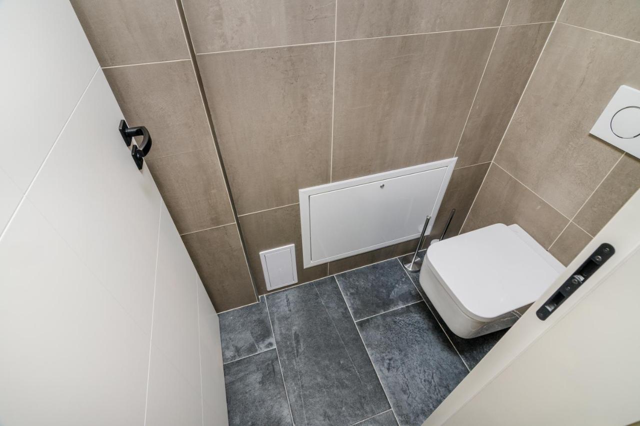 شقة Prague Days - Premium Loft W Terrace - View - Netflix - Ac المظهر الخارجي الصورة