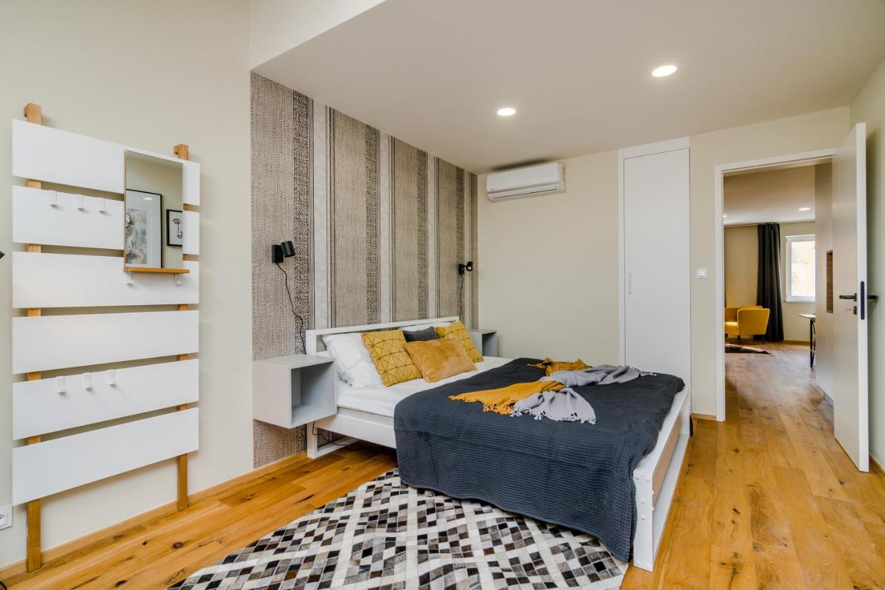 شقة Prague Days - Premium Loft W Terrace - View - Netflix - Ac المظهر الخارجي الصورة