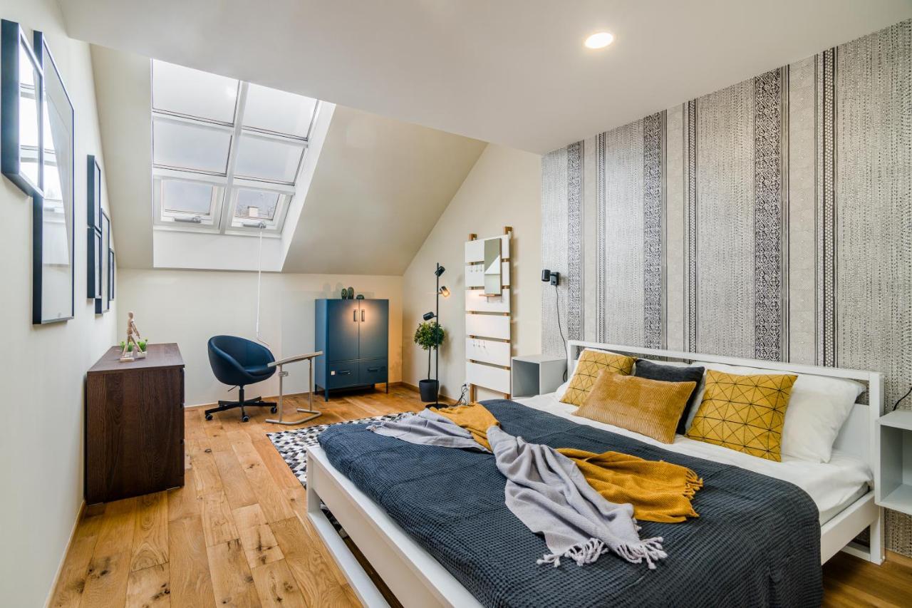 شقة Prague Days - Premium Loft W Terrace - View - Netflix - Ac المظهر الخارجي الصورة